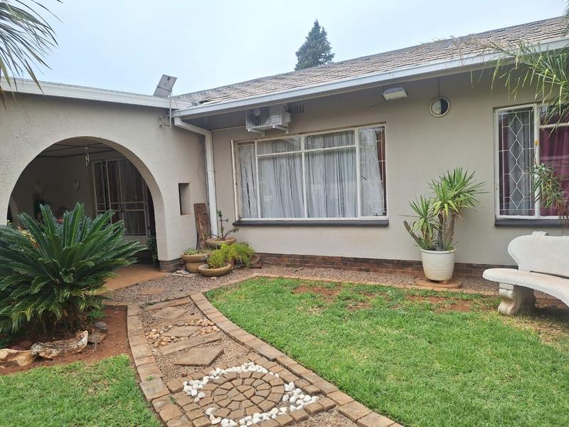 3 Bedroom Property for Sale in Flamwood North West